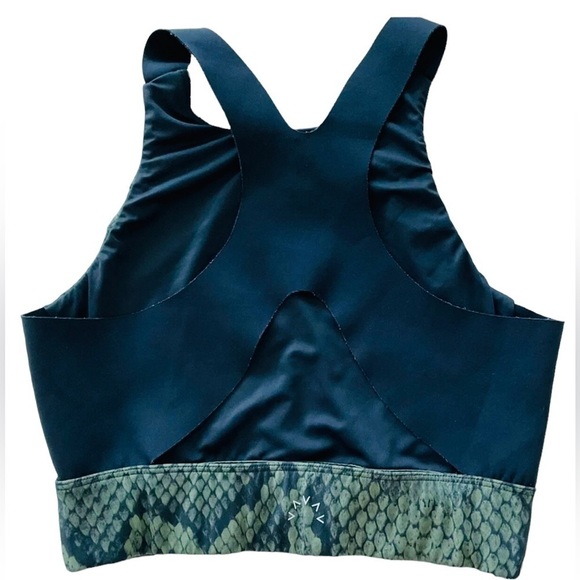 Varley  Sports Bra Snake Pattern FAB CONDITION  Size XS 💚 - Picture 2 of 3